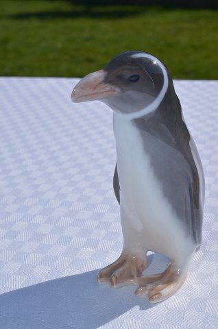 Royal Copenhagen  Figurine 1283 Penguin