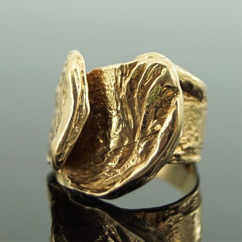 Ole Lynggaard; Ring of 14k gold