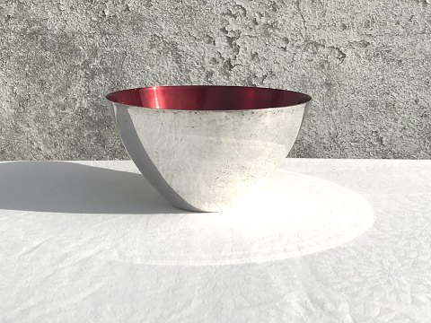 Dragsted bowl
silver Plate
red inside
* 350kr
