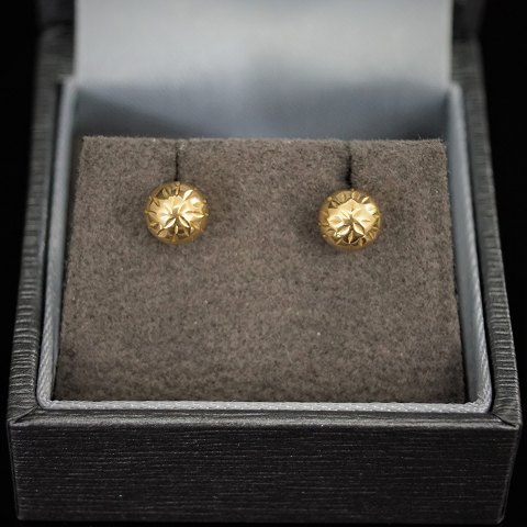 Earrings of 14k gold, round