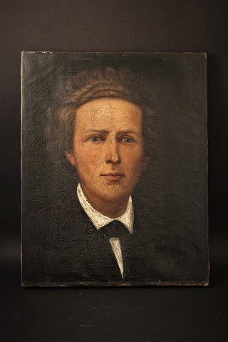 Decorative, old oil painting, painted on canvas of a young man. 
39,5x31cm.