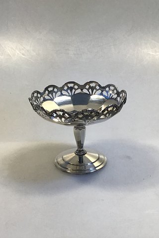 Walker&Hall Sterling Silver Raised Bowl Birmingham 1933