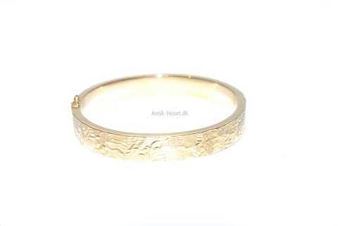 Armring rustik Guld 14k 
Stamped: OFP 585