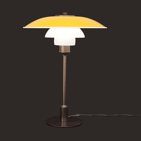 Poul Henningsen, PH 3½/2½ Tischlampe. Hergestellt 
von Louis Poulsen. H: 45cm