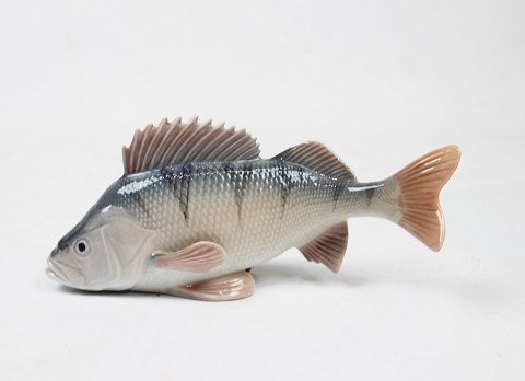 Royal Copenhagen porcelain figure, perch, no.: 1138.
5000m2 showroom.