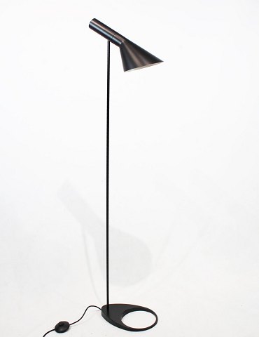 Sort Gulvlampe - Arne Jacobsen - Louis Poulsen - 1957
Flot stand
