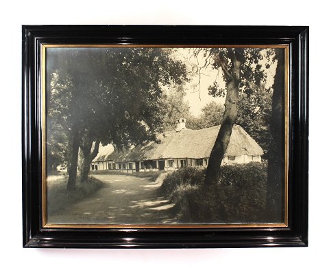Print of old country house signed Carl Johzacho, Viborg.
5000m2 showroom.