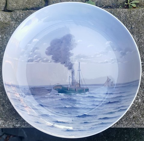 Large B&G plate with navy, ship motif