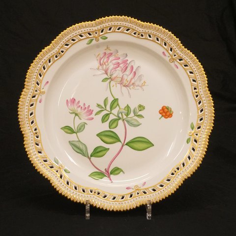 Royal Copenhagen: A large Flora Danica plate. 
"Lonicera Periclymenum". #20/3528. D: 32,5cm