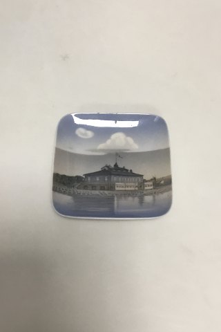 click to zoom