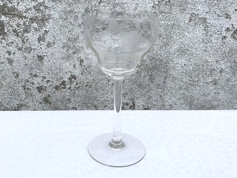 Glass with optical stripes and rose sanding
White wine
* 70kr