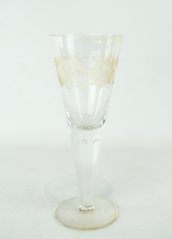 Large trophy glass, in great vintage condition from the 1890s. 
5000m2 showroom.