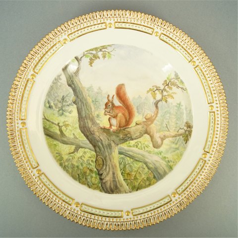 Royal Copenhagen, Fauna Danica; Dinner plate #3549 of porcelain