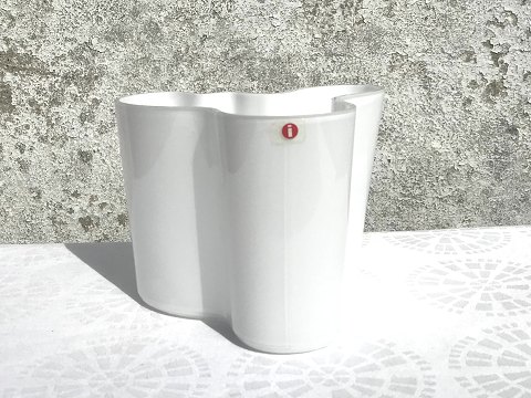 Iittala
Alvar Aalto 
Vase
Opal weiß
* 275 kr
