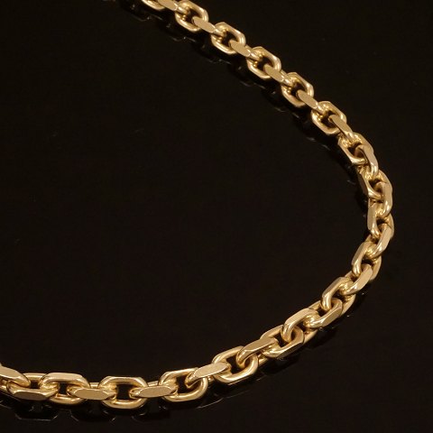 An 14kt gold anchor necklace. 1,2x0,7cm. W: 
160,3gr. L: 71cm