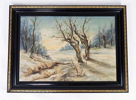 Oil painting with winter motif and black painted frame, with unknown signature 
from the 1920s. 
5000m2 showroom.