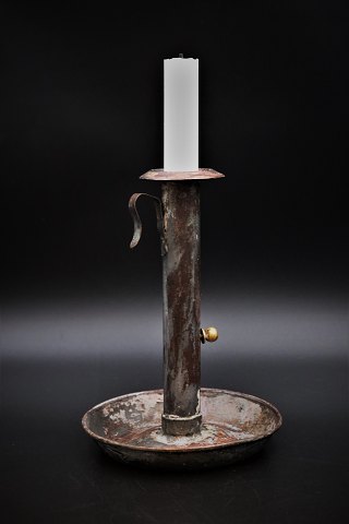 French 1800 century chamber candlestick in metal with a super nice patina. 
H:19cm.