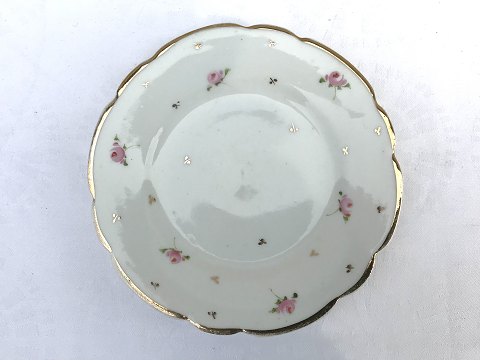 Bing & Grondahl
Cake plate
With pink roses
# B & G
*50 Danish kroner