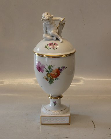 493-1754 Lågpokal med putti 29 x 11 cm Ægvase m/dreng Kongelig Dansk Let Saksisk 
Blomst