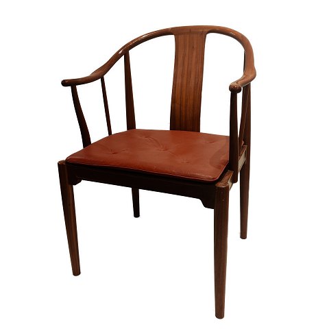 Hans J. Wegner; PP66 The China chair, cherry wood with red/brown leather