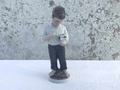 Lyngby porcelæn
Dreng med kanin
*500kr