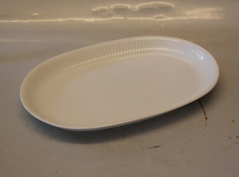 14081 Cake dish, regtangular  20 x 30 cm / 7 9/10" x 11 4/5" 
 Royal Copenhagen  Georgiana