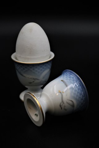 Bing & Grondahl Seagull dinner wear, egg carrier with gold edge. 
Height:6cm. Dia.:5,8cm. 
B&G# 696. 1.sort.