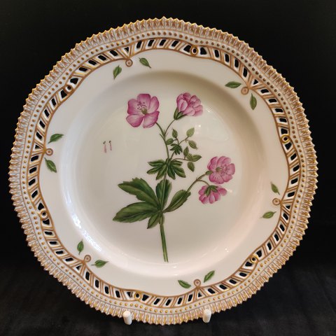 Royal Copenhagen, Flora Danica; Lunch plate #3554