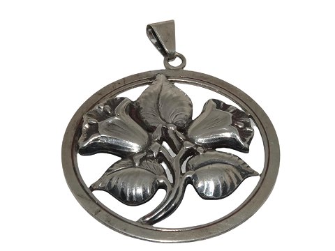 Hertz silver
Large round pendant from 1950