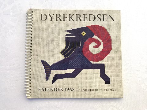 Die Förderung der Handarbeit
Kreuzstich des Jahres 1968
* 175 DKK