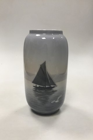 Royal Copenhagen Art Nouveau vase with sailboat no 1100 / 107