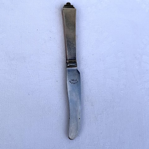 Georg Jensen
Pyramid
Silver
Small knife
* 475 DKK