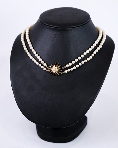 Necklace, pearl necklace of cultured pearls, cream-colored pearls
Great condition

