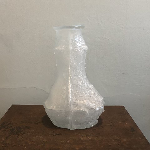 Kylle Sandlund signed vase.