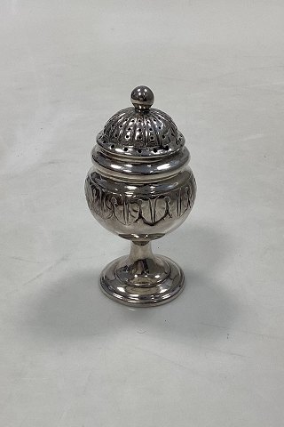 Shaker on foot in silver made in the 19th century
