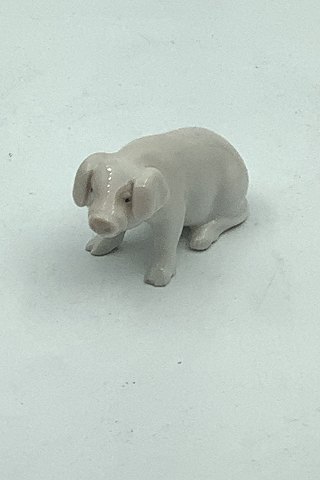 Bing and Grondahl Minature Figurine Pig No. 1882