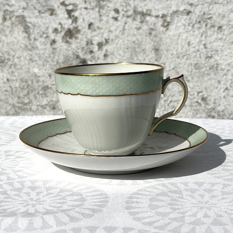 Royal Copenhagen
Grün gebogen
Kaffeetasse
Nr. 952/1870
* 100 DKK