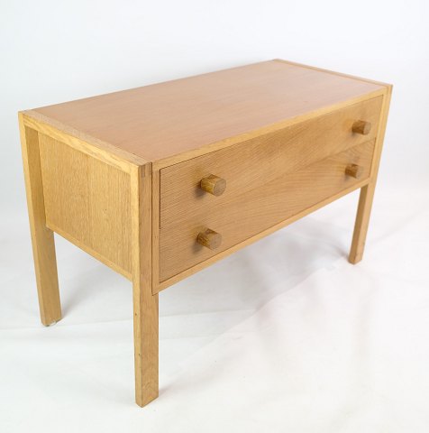 Oblong chest of drawers, Danish furniture design, 1960
Great condition
