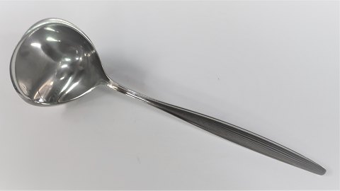 Georg Jensen. Sterling (925). Cypres. Lille sauceske / sovseske. Længde 16 cm.