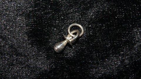 Pendant pacifier in silver