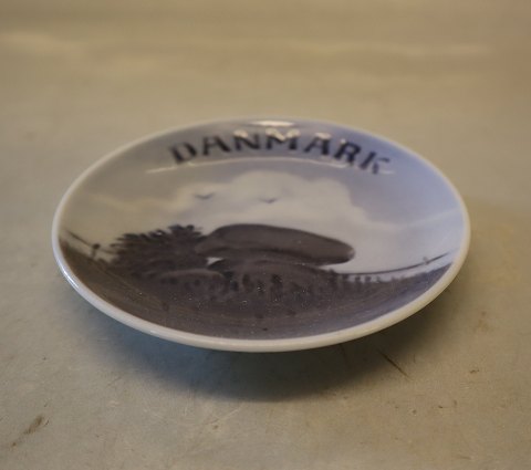 RC 3167 Plate with dolmen 9.3 cm Danmark
 Royal Copenhagen