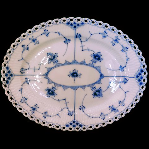 Royal Copenhagen, musselmalet helblonde porcelæn; Ovalt fad #1146