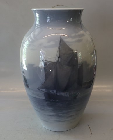 4044-2864 RC Marine vase with sail ship 33 cm  Royal Copenhagen