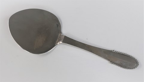 Georg Jensen. Silver (925). Beaded Cake server. Length 18,3 cm.