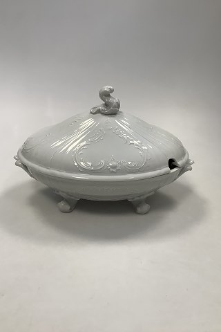 Royal Copenhagen Juliane Marie, white Oval Lidded Bowl