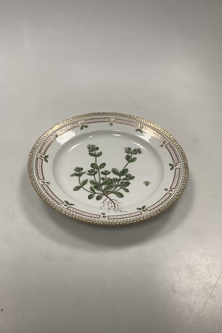 Royal Copenhagen Flora Danica Lunch Plate No 20/3550