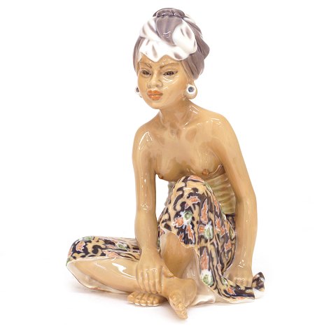 Dahl Jensen Figur 1136 "Mädchen aus Bali". H: 20cm