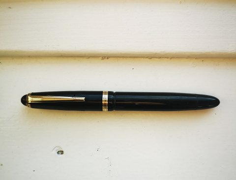 Black Montblanc no. 206 fountain pen