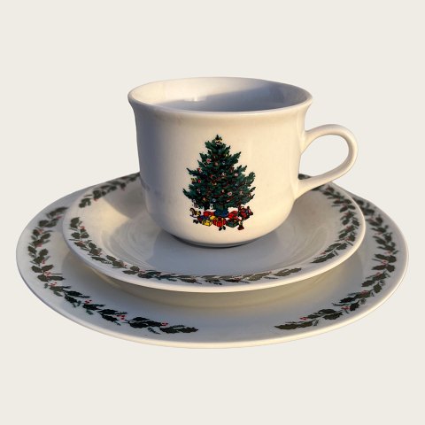 Christmas retro porcelain
Trio Set with Christmas tree
*DKK 75