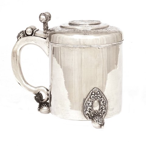 Danish Baroque silver mug by Matz (Mathias) 
Mogensen, Haderslev, Denmark, 1741. H: 15cm. W: 
519gr